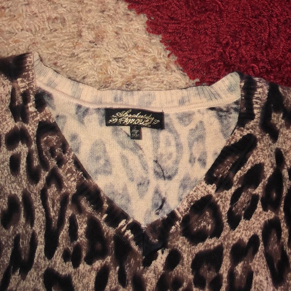 Almost famous Cheetah print sweater - Picture 2 of 3